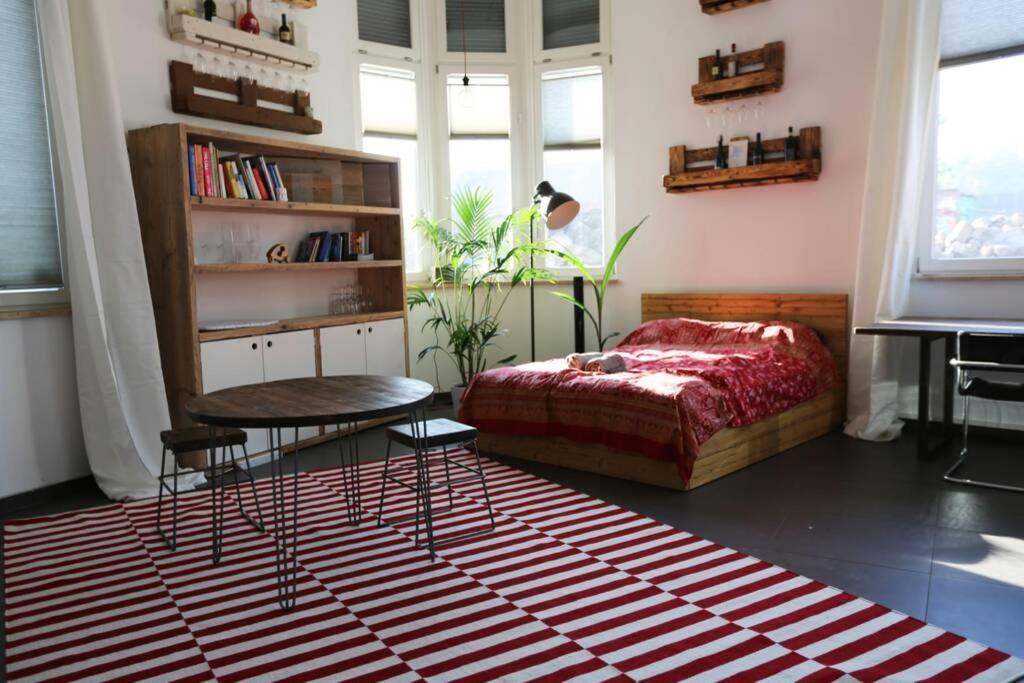 Luftiges Upcycling Studio Im Eg - Zentral Apartment Berlin Bagian luar foto